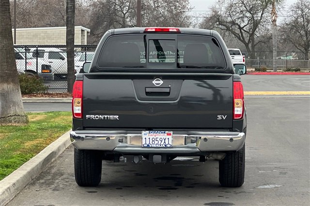 Used 2015 Nissan Frontier SV w/ SV Value Truck Package image 5