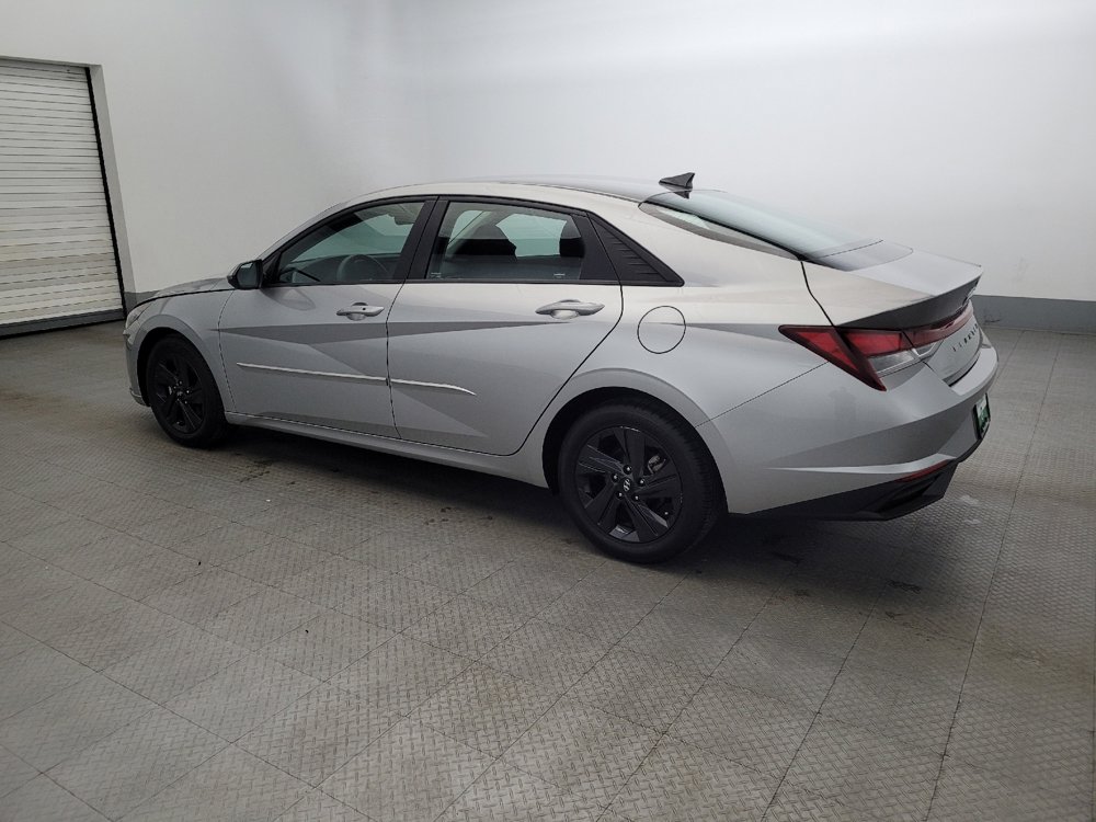 Used 2022 Hyundai Elantra SEL w/ Cargo Package image 3