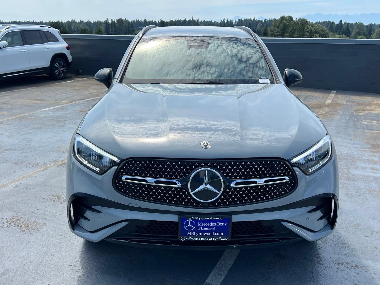 Used 2025 Mercedes-Benz GLC 350e 4MATIC w/ AMG Line image 4