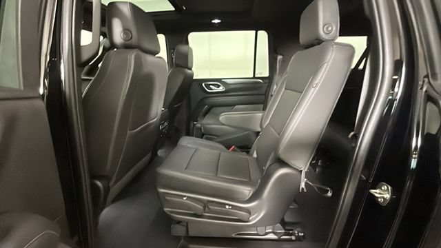 Used 2022 Chevrolet Suburban LT w/ Luxury Package AWD/4WD image 25