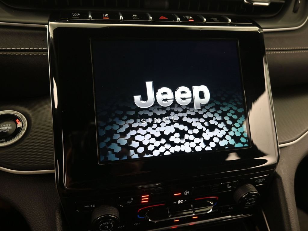 Used 2024 Jeep Grand Cherokee L Laredo AWD/4WD image 36