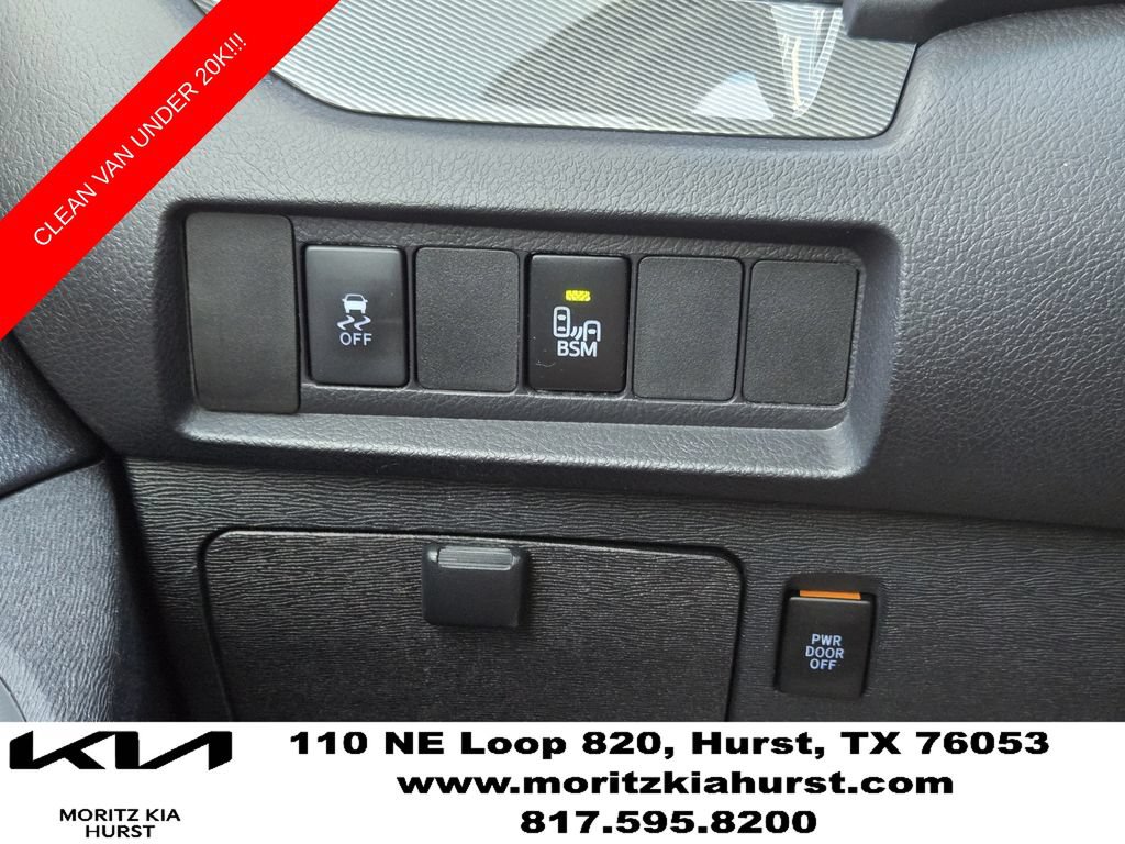 Used 2017 Toyota Sienna SE FWD image 24