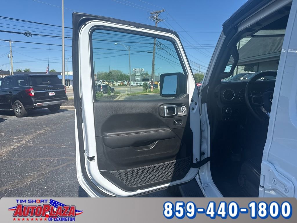 Used 2023 Jeep Wrangler Unlimited Sahara w/ Cold Weather Group AWD/4WD image 38