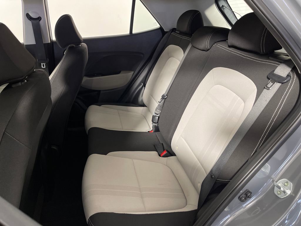 Used 2020 Hyundai Venue SEL w/ Convenience Package FWD image 13