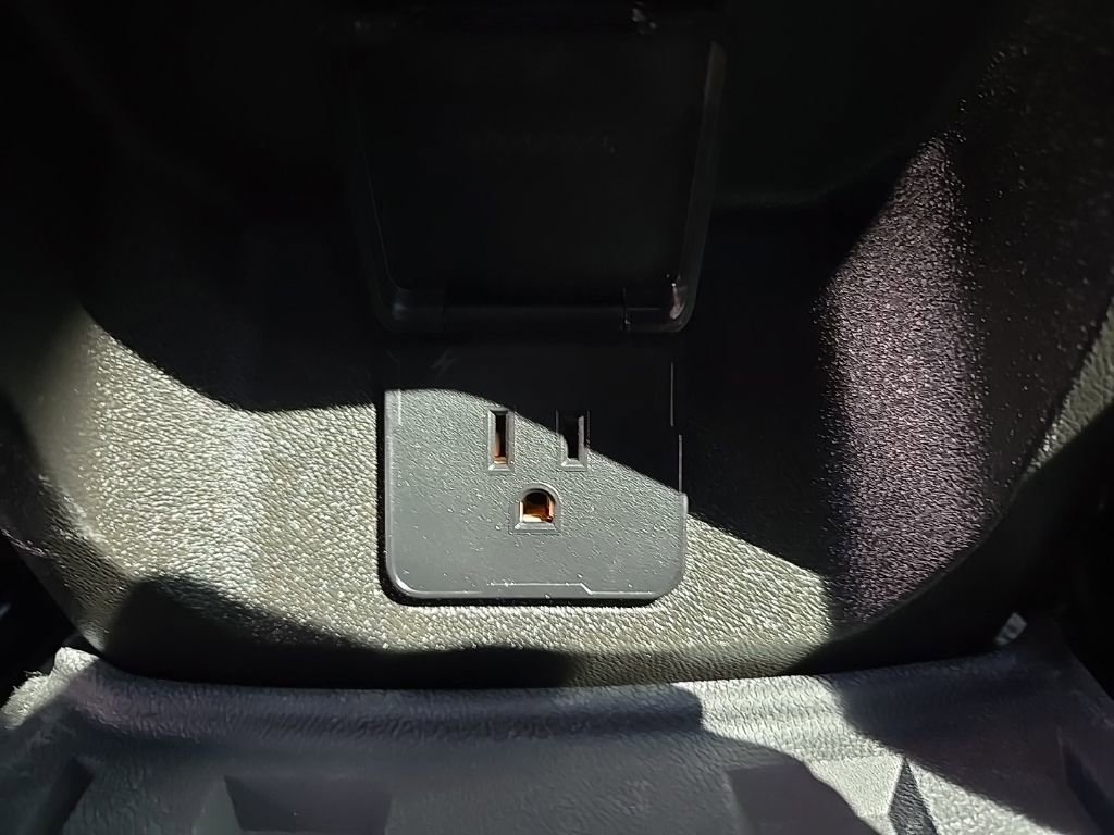 Used 2023 GMC Canyon AT4X image 46