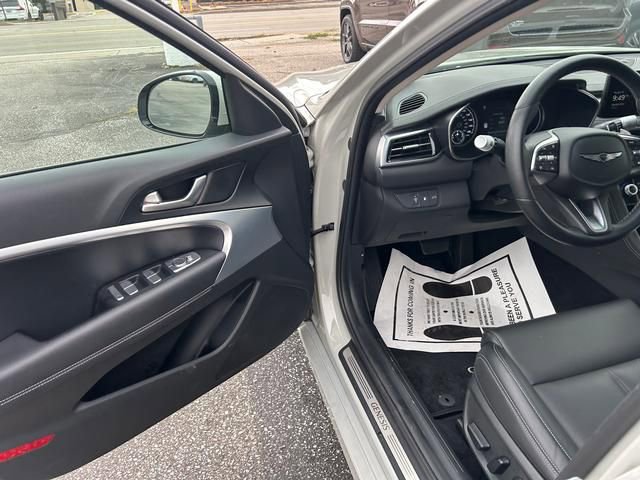 Used 2024 Genesis G70 2.5T image 9