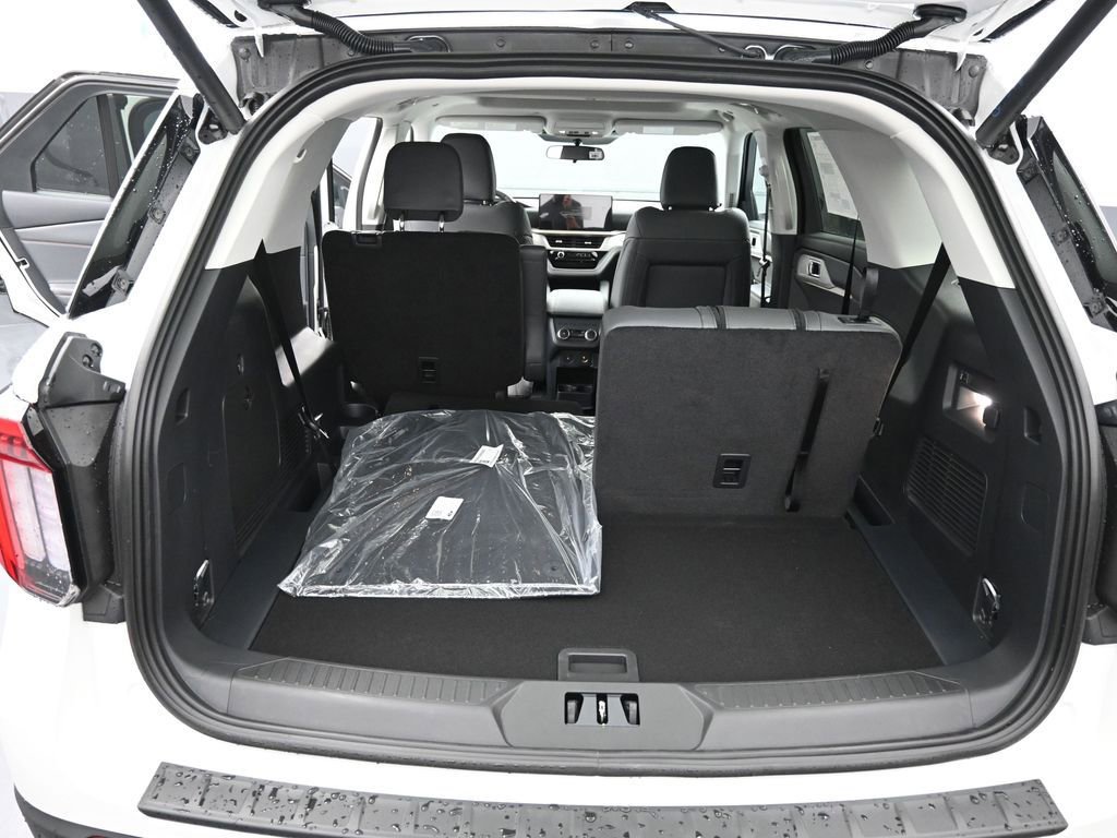New 2026 Ford Explorer Active w/ Active Comfort Package image 18