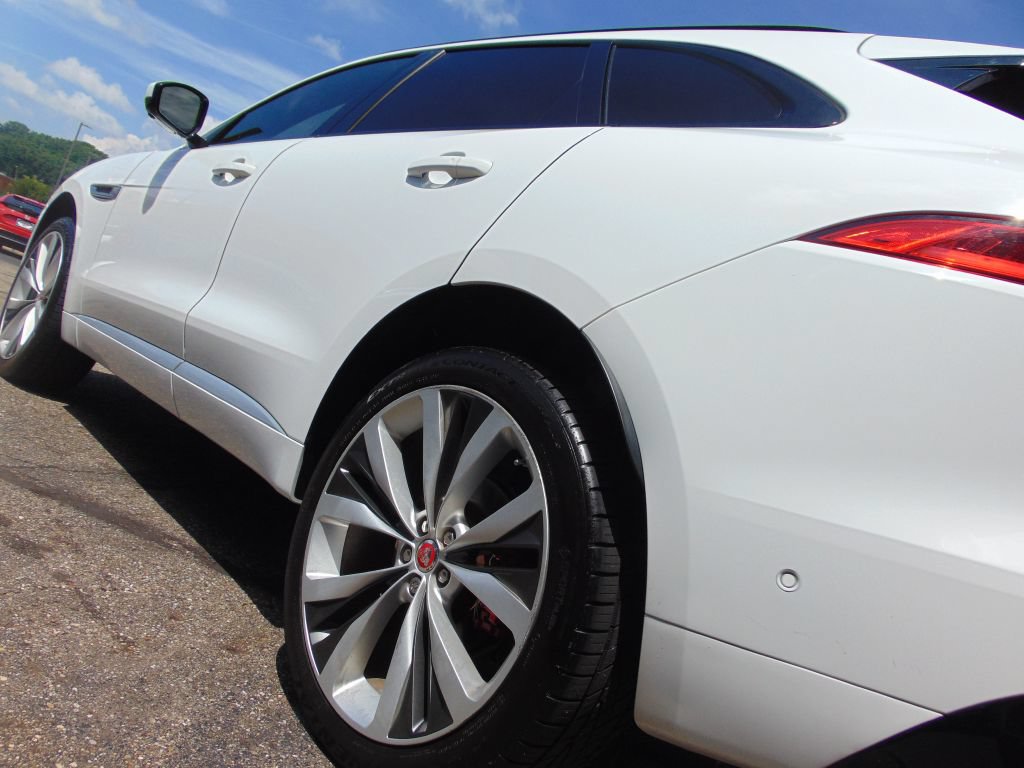 Used 2017 Jaguar F-PACE S AWD/4WD image 16