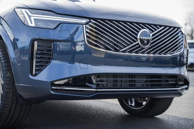 New 2026 Volvo XC90 B6 Ultra w/ Protection Package image 14