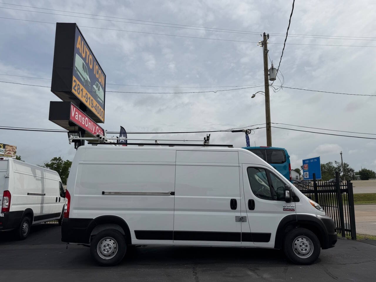 Used 2021 RAM ProMaster 2500 FWD image 3