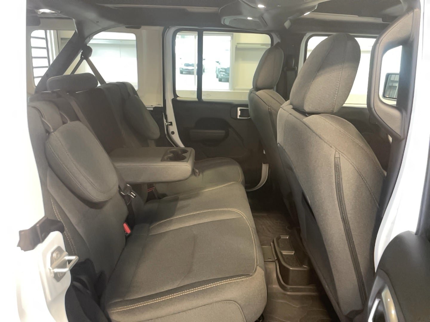 Used 2024 Jeep Wrangler Unlimited AWD/4WD image 10