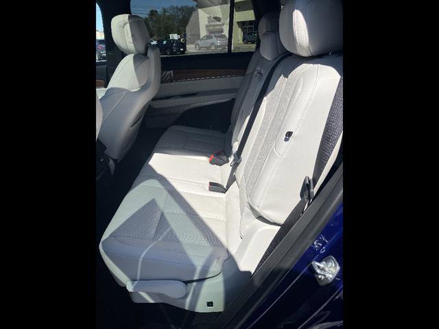 Certified 2026 Cadillac Vistiq Sport image 10