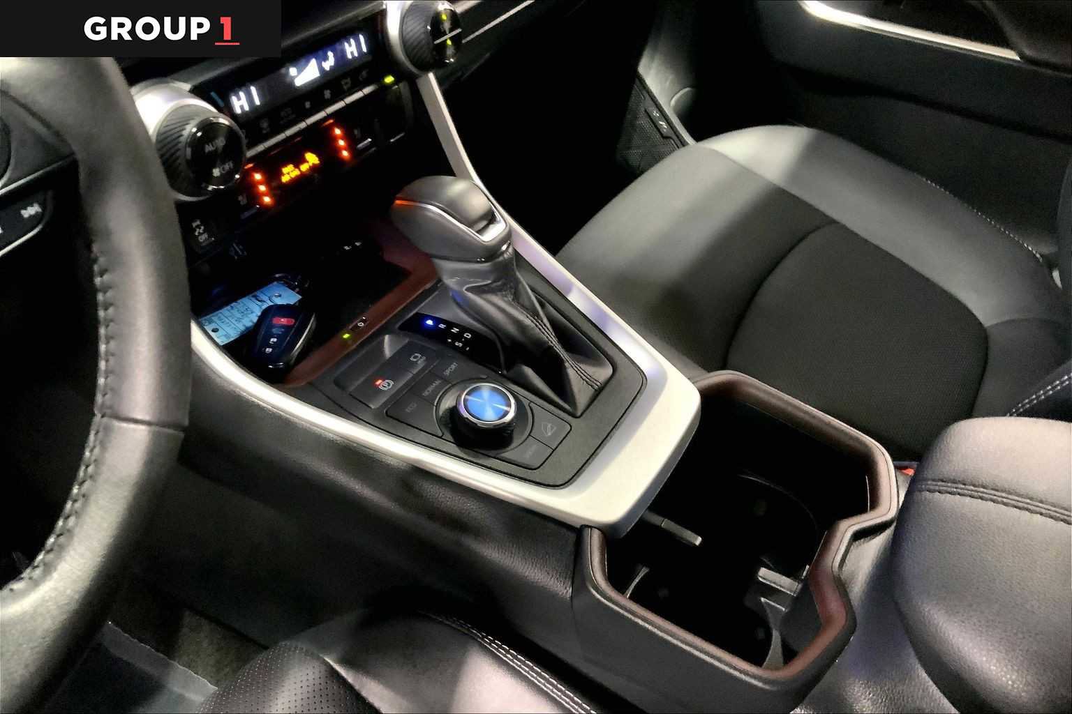 Used 2025 Toyota RAV4 Limited image 16