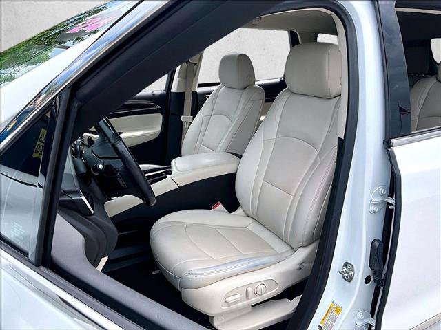 Used 2024 Buick Enclave Essence FWD image 27