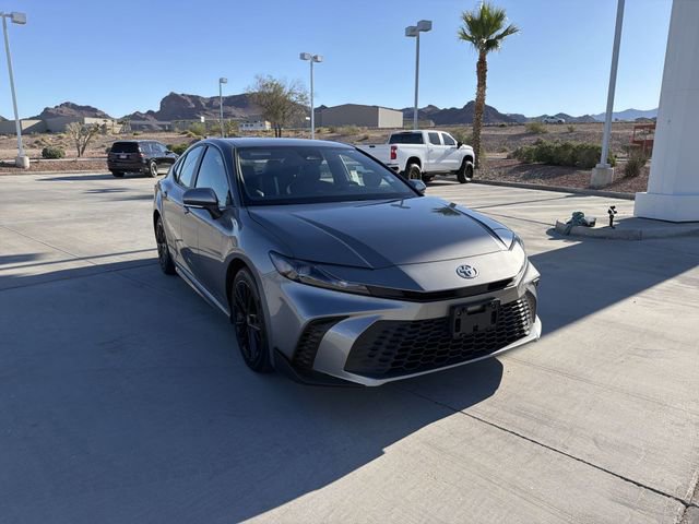 Used 2025 Toyota Camry SE FWD image 3