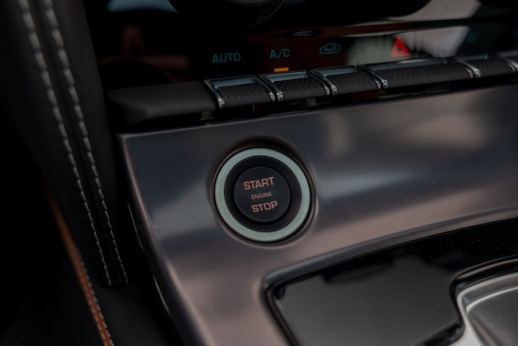 Used 2024 Jaguar F-TYPE R AWD/4WD image 38