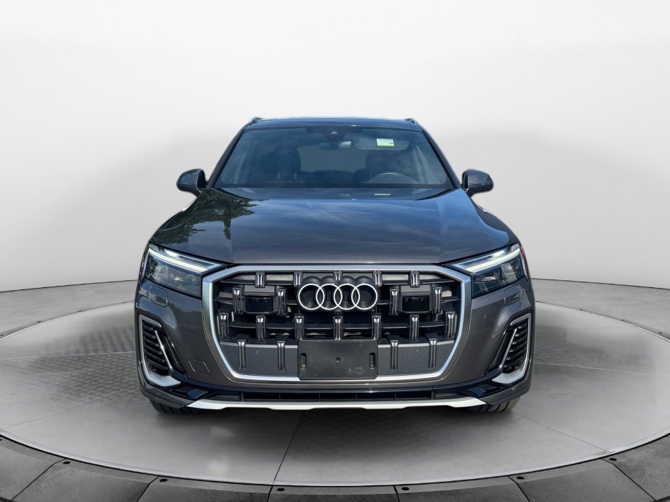 Certified 2025 Audi Q7 2.0T Premium w/ Convenience Package AWD/4WD image 2