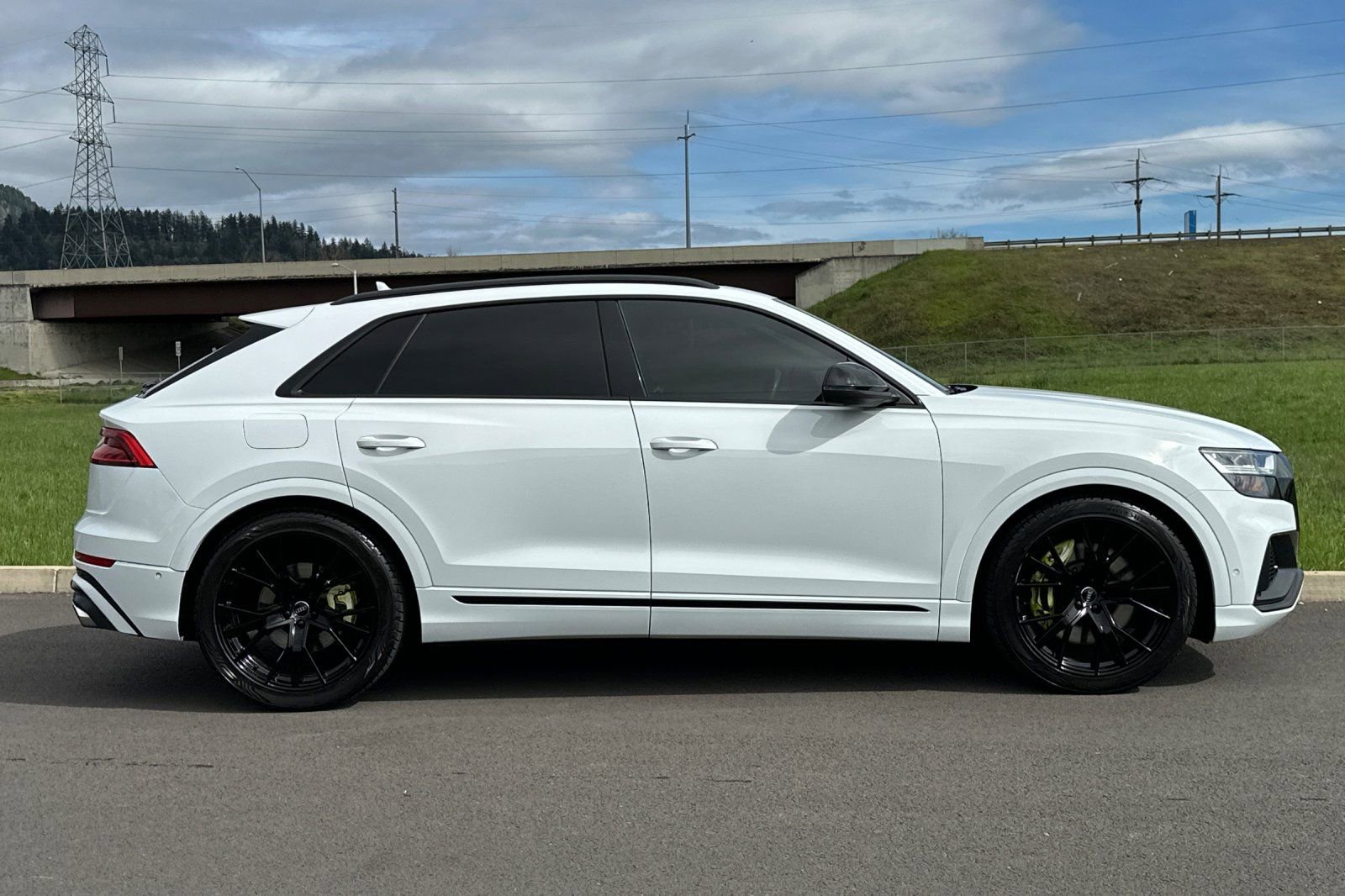 Used 2021 Audi SQ8 Premium Plus w/ SQ8 Black Optic Package AWD/4WD image 2