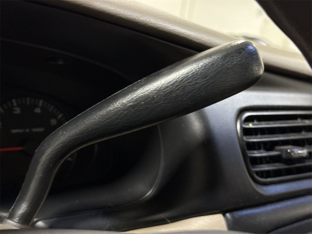 Used 2002 Ford Taurus SE image 15