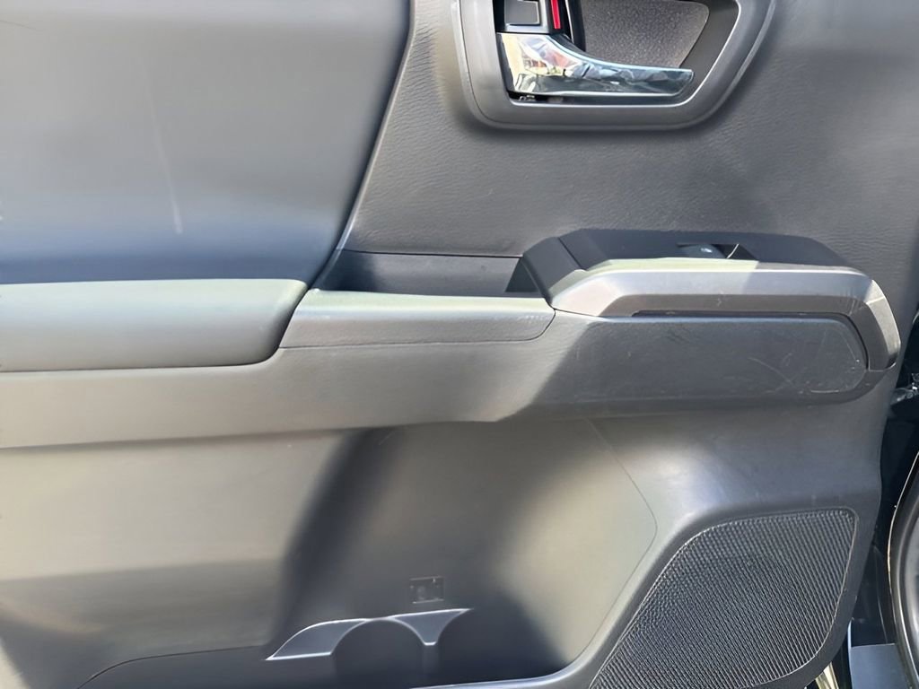 Used 2023 Toyota Tacoma TRD Off-Road image 39