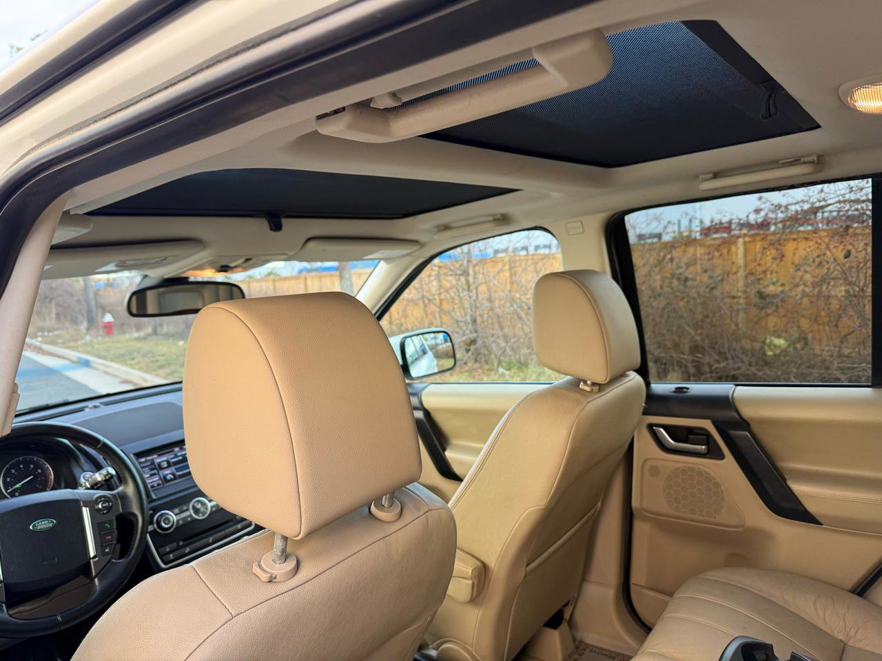 Used 2013 Land Rover LR2 image 19