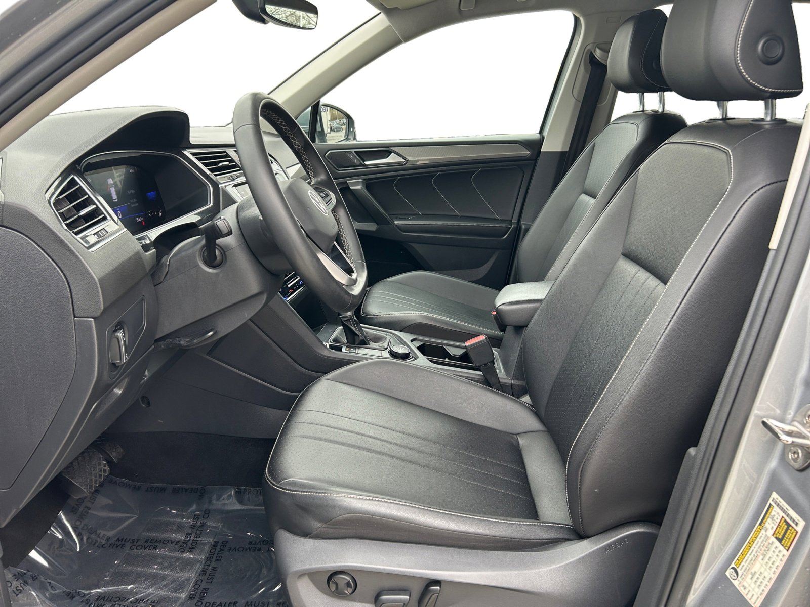 Certified 2022 Volkswagen Tiguan SE AWD/4WD image 2