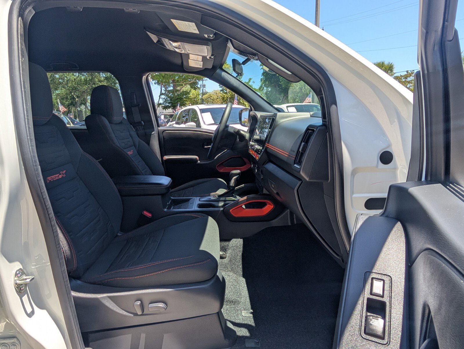 Used 2026 Nissan Frontier Pro-X w/ Pro-X Convenience Package RWD image 17