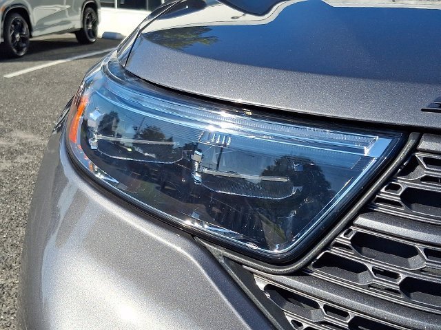 Used 2023 Ford Explorer XLT w/ Equipment Group 202A AWD/4WD image 9