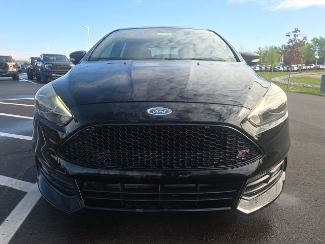 Used 2017 Ford Focus ST w/ Equipment Group 402A FWD image 3