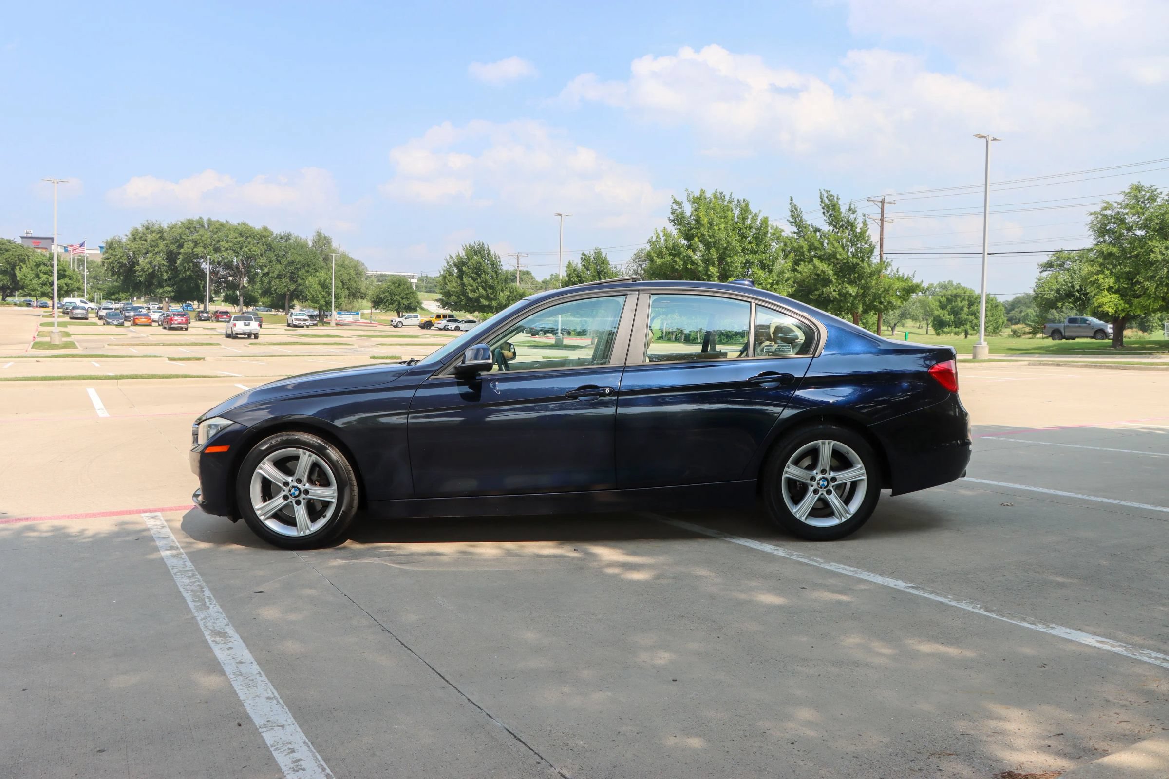 Used 2014 BMW 328i Sedan RWD image 4
