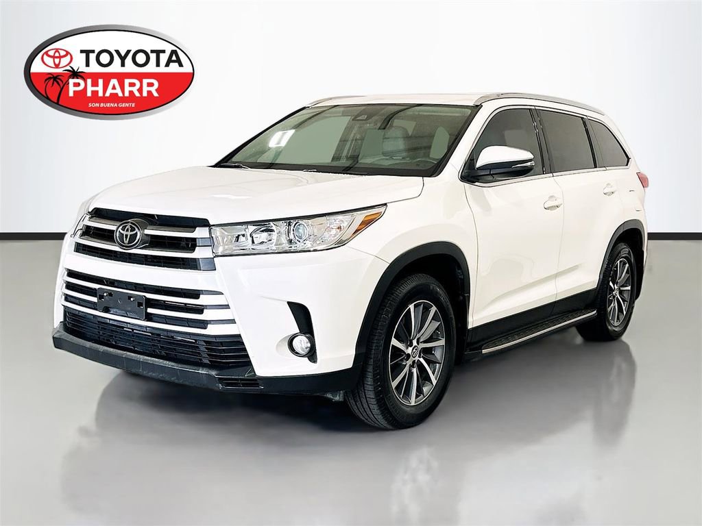 Used 2019 Toyota Highlander XLE FWD video 1