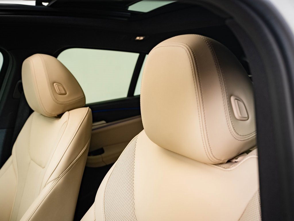 Used 2024 BMW X4 M40i w/ Premium Package image 20