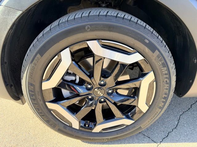 Used 2024 Kia Telluride EX w/ EX Captain's Chair Package image 12