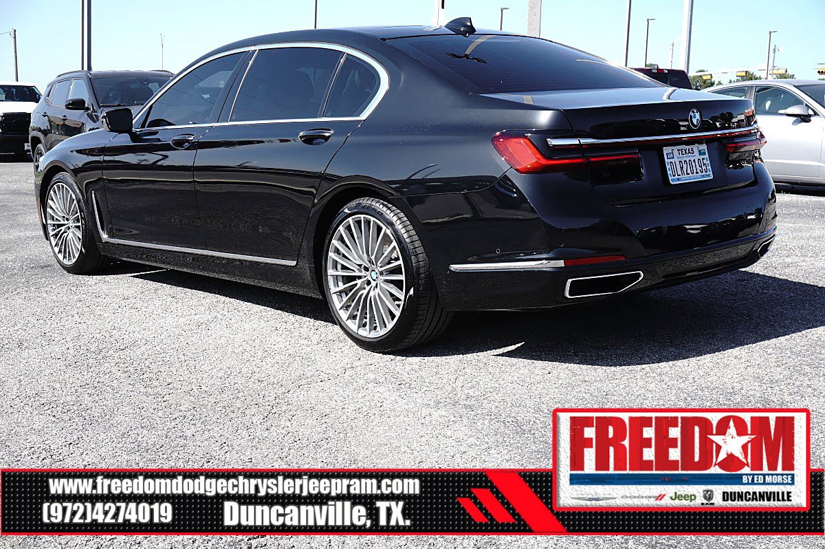 Used 2021 BMW 740i w/ Premium Package RWD image 3