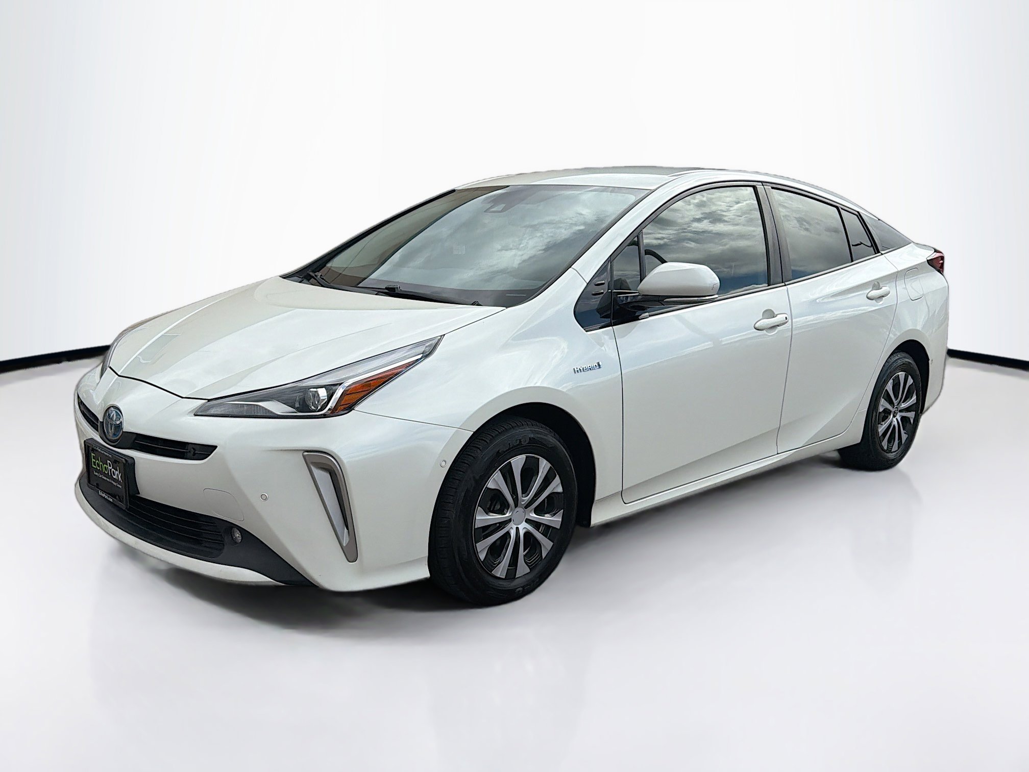 Used 2020 Toyota Prius XLE image 3