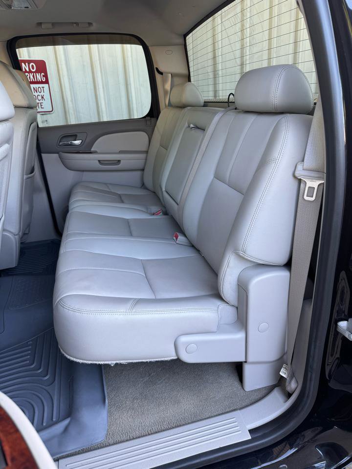 Used 2009 Chevrolet Silverado 1500 LTZ AWD/4WD image 17