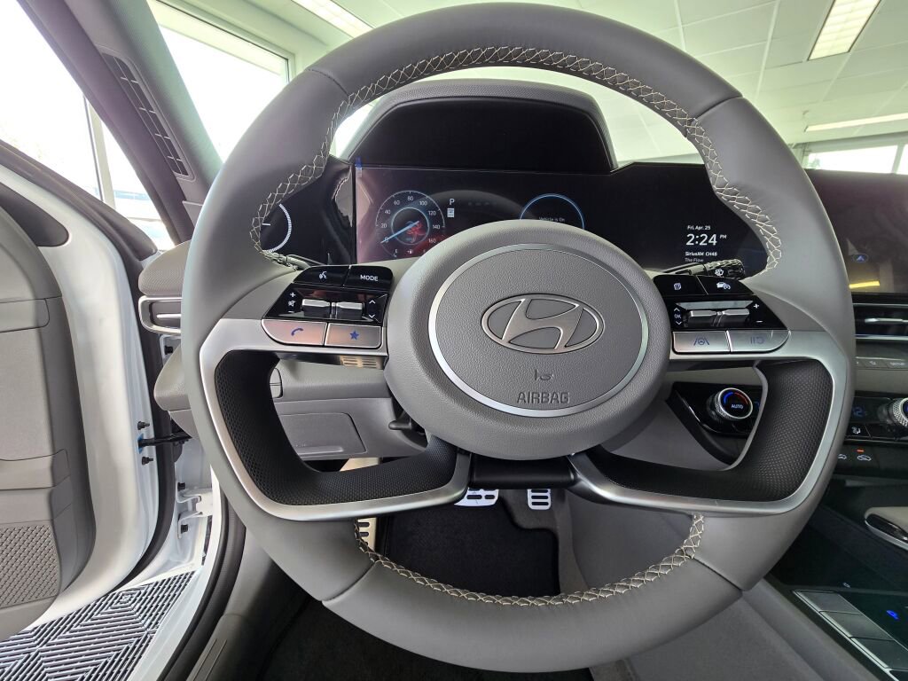 New 2025 Hyundai Elantra SEL image 21