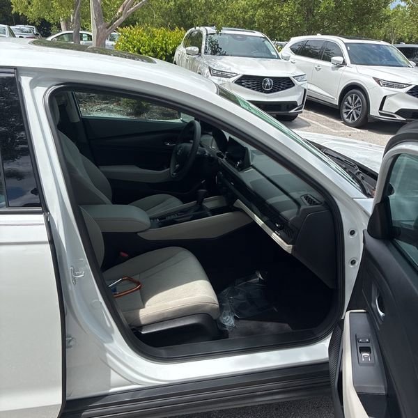 Used 2025 Honda Accord SE image 15