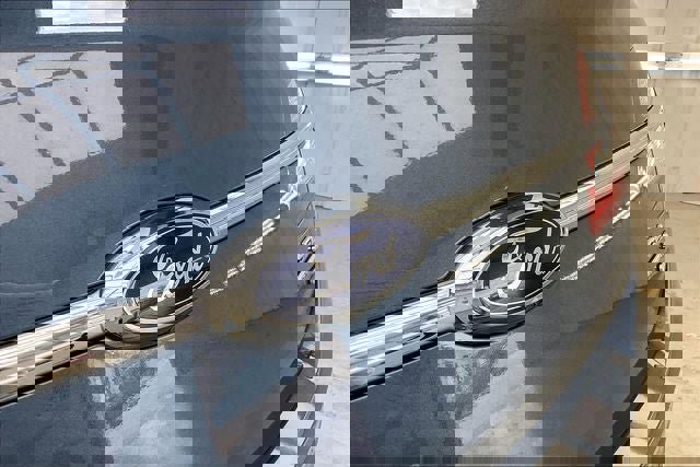 Used 2019 Ford Taurus SEL image 31