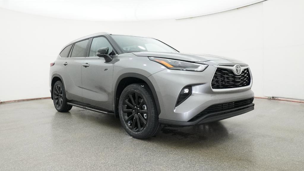 New 2025 Toyota Highlander XLE image 32
