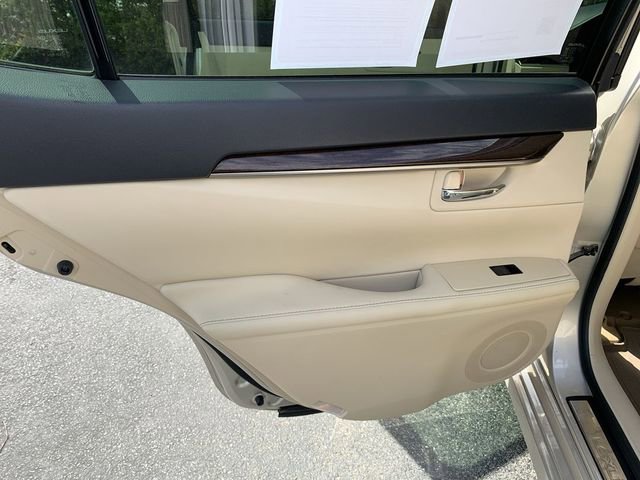 Used 2013 Lexus ES 350 w/ Luxury Pkg image 15