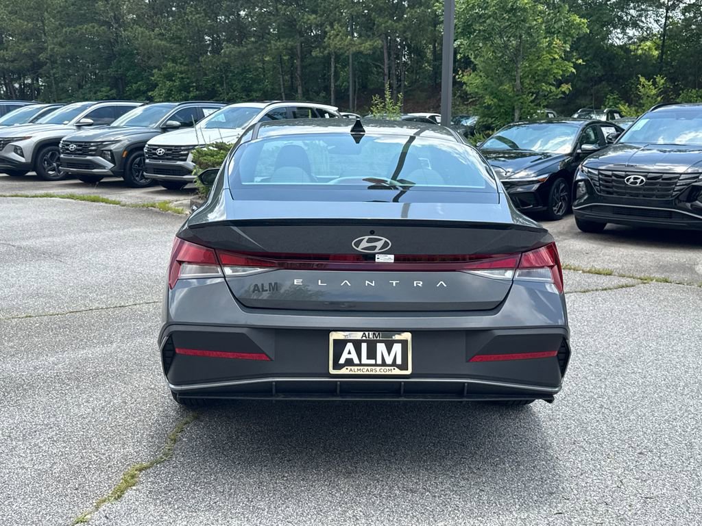 New 2025 Hyundai Elantra Sport image 6