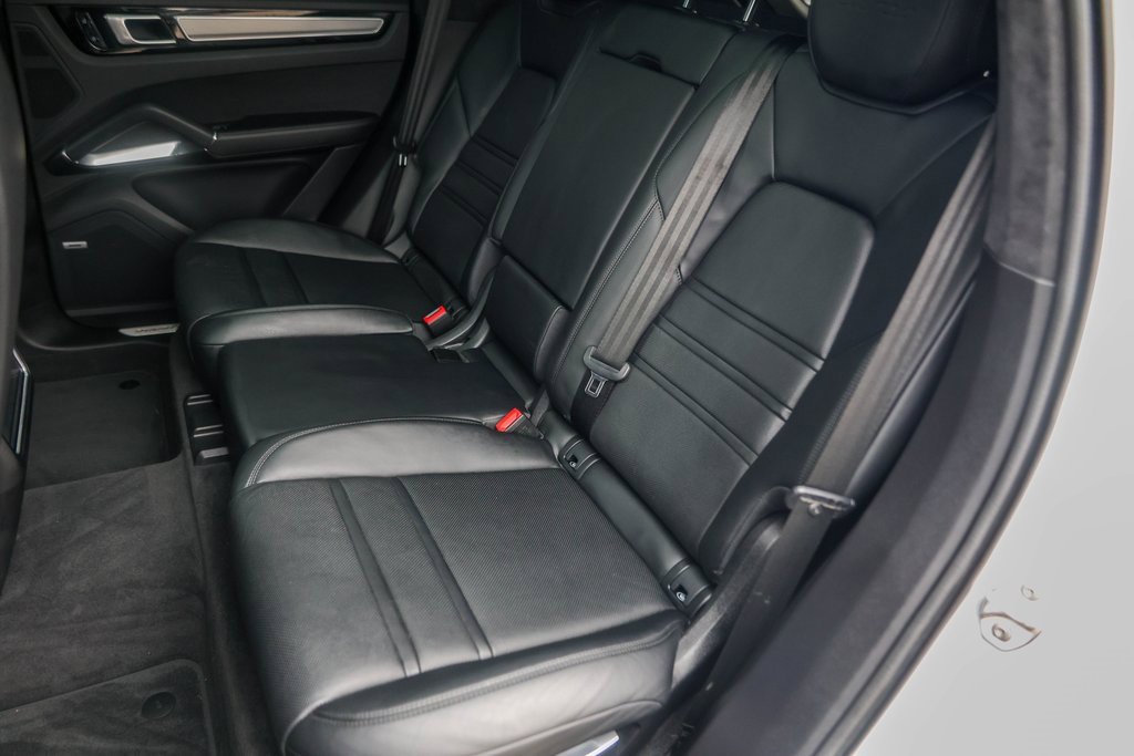 Used 2020 Porsche Cayenne Turbo w/ Assistance Package image 26