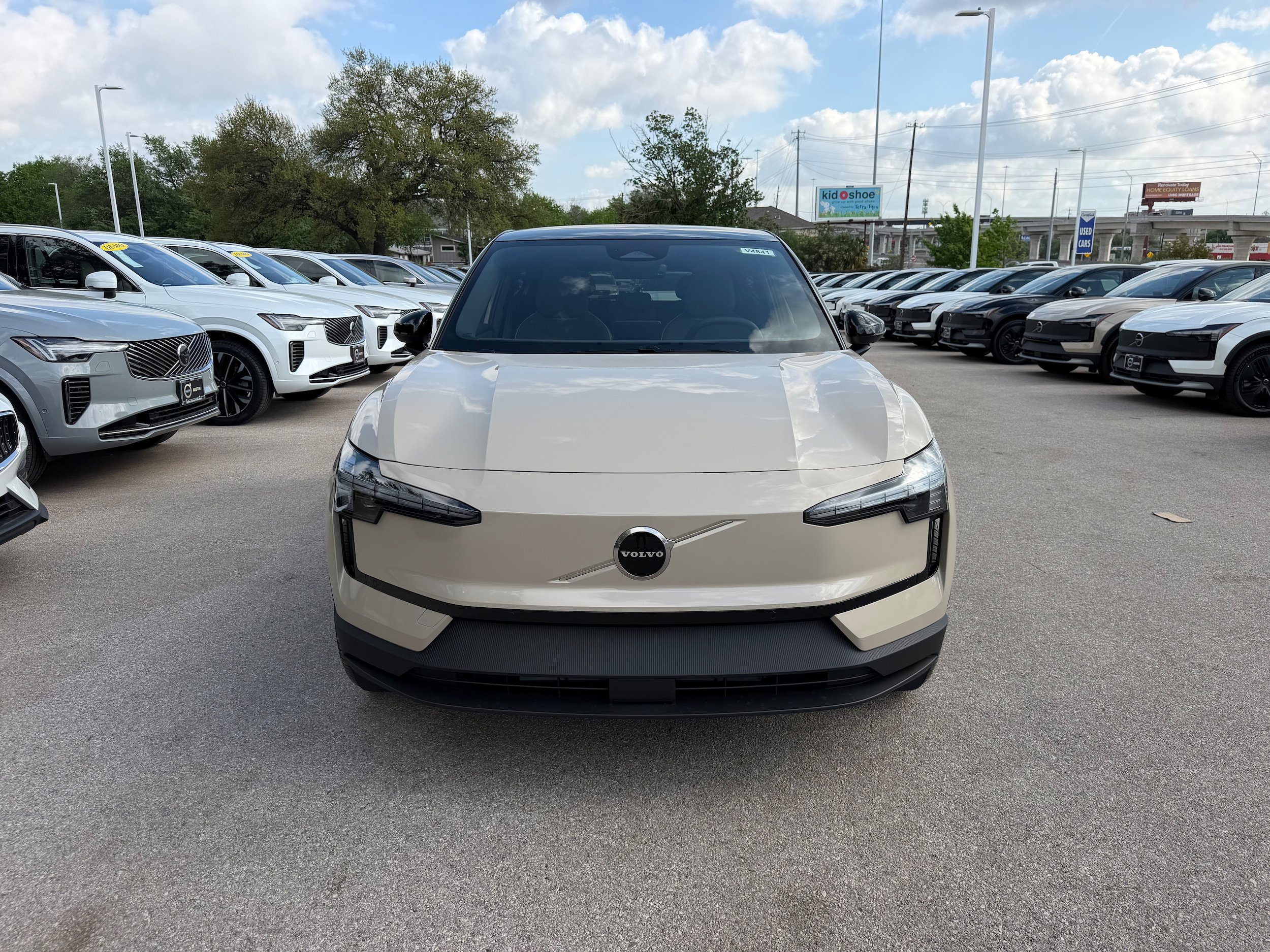 New 2026 Volvo EX30 Plus w/ Protection Package RWD image 6