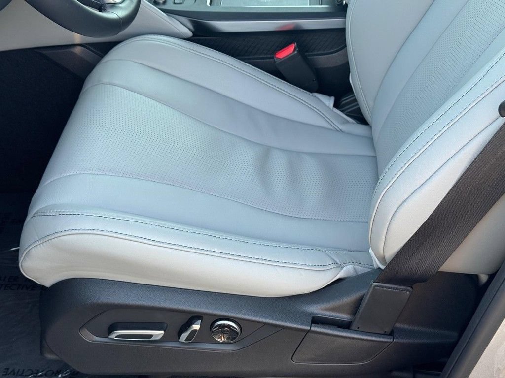 Certified 2026 Acura MDX w/ Technology Package FWD image 19