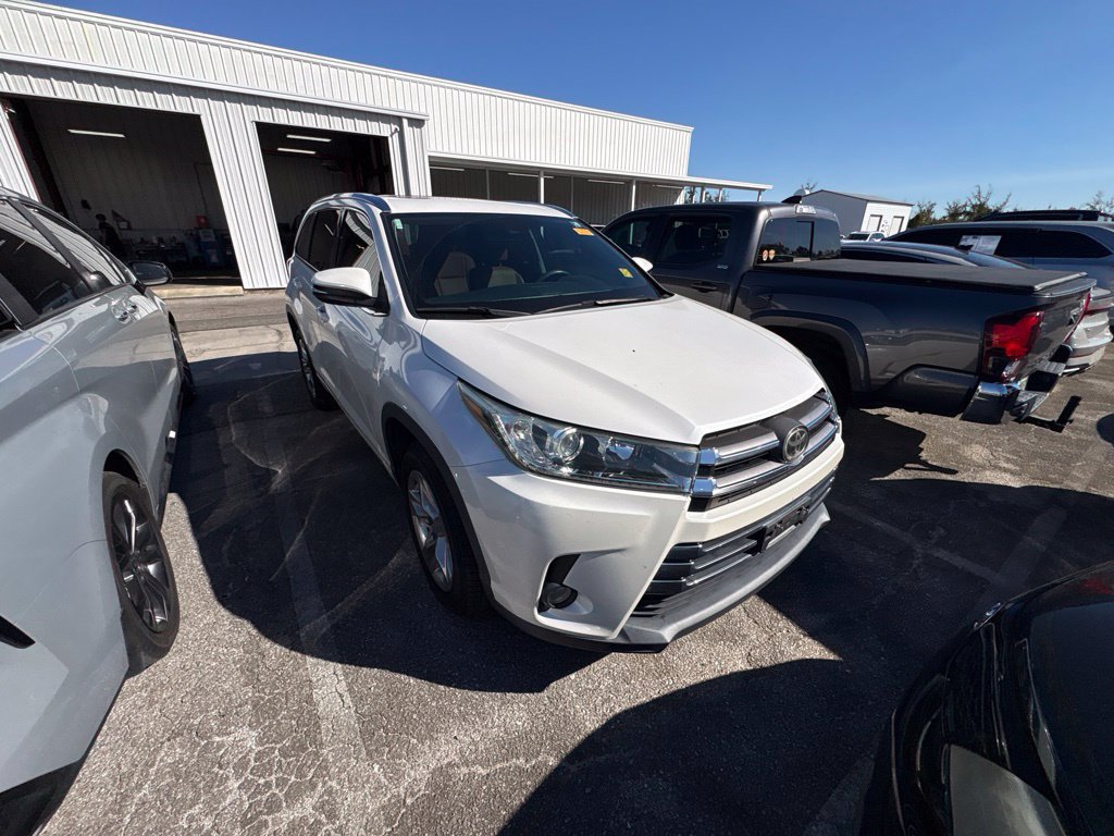 Used 2018 Toyota Highlander Limited FWD image 7