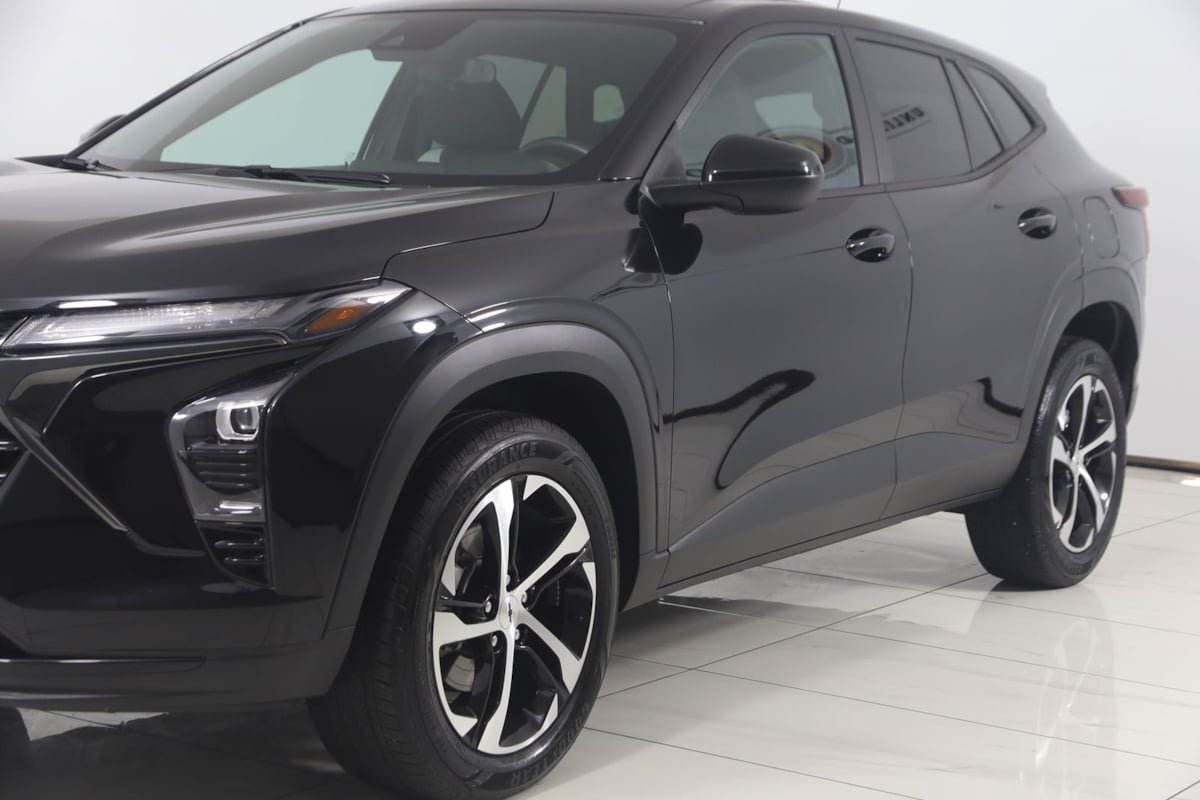 Used 2024 Chevrolet Trax RS FWD image 46