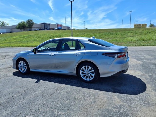 Used 2023 Toyota Camry LE image 20