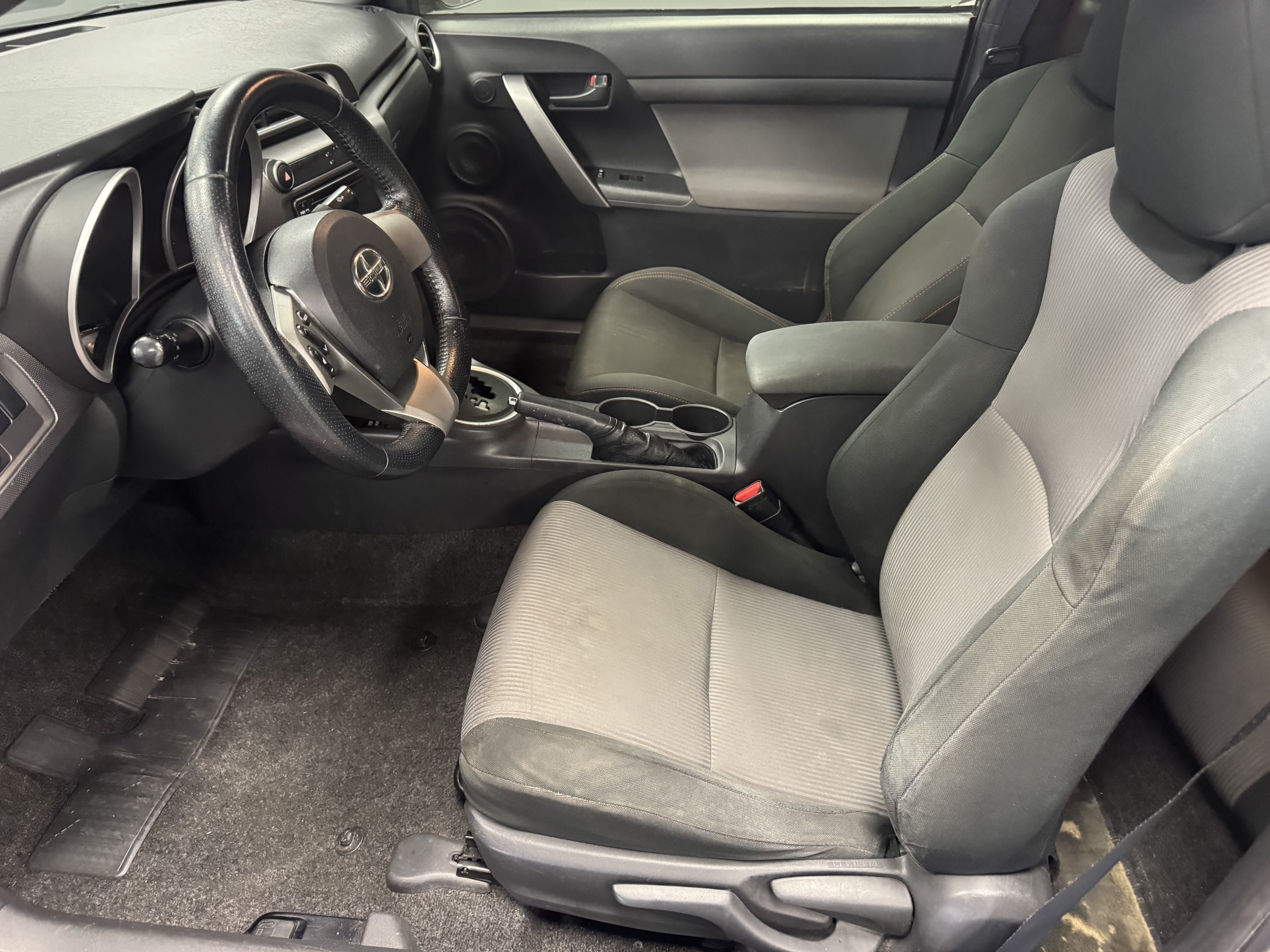 Used 2014 Scion tC FWD image 9