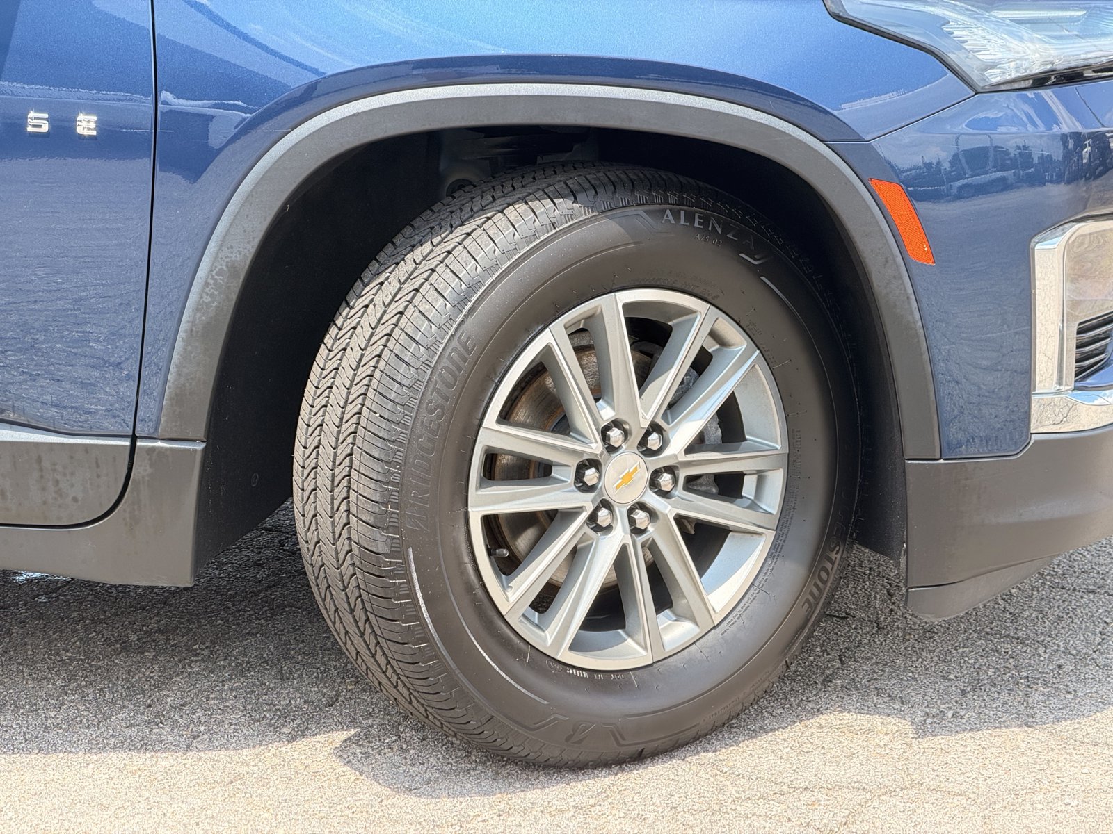 Used 2023 Chevrolet Traverse LT AWD/4WD image 5